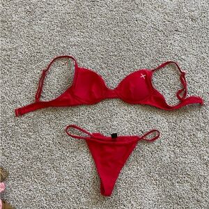 Red boutinla bikini